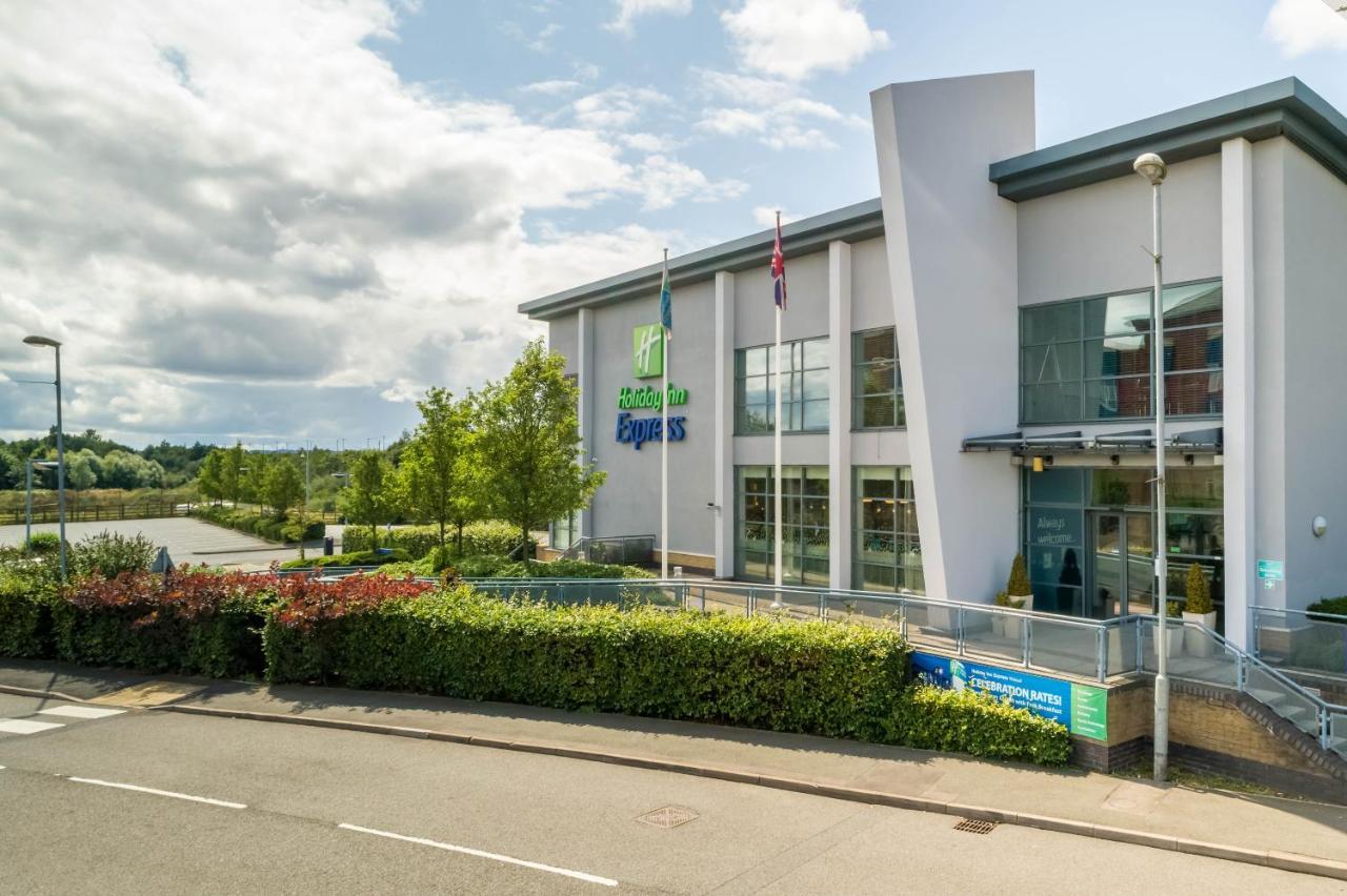 Holiday Inn Express Walsall M6, J10, An Ihg Hotel Buitenkant foto