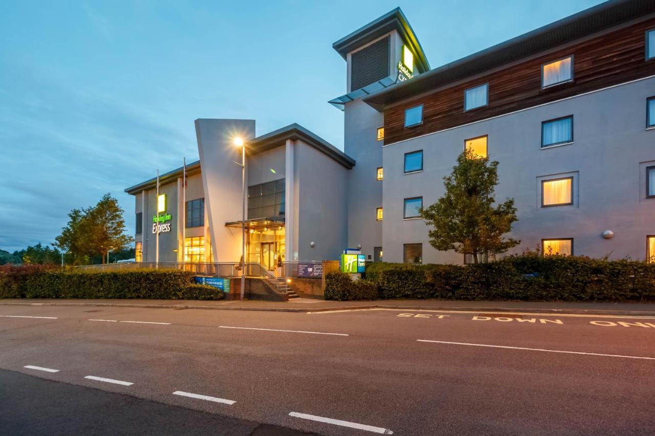 Holiday Inn Express Walsall M6, J10, An Ihg Hotel Buitenkant foto