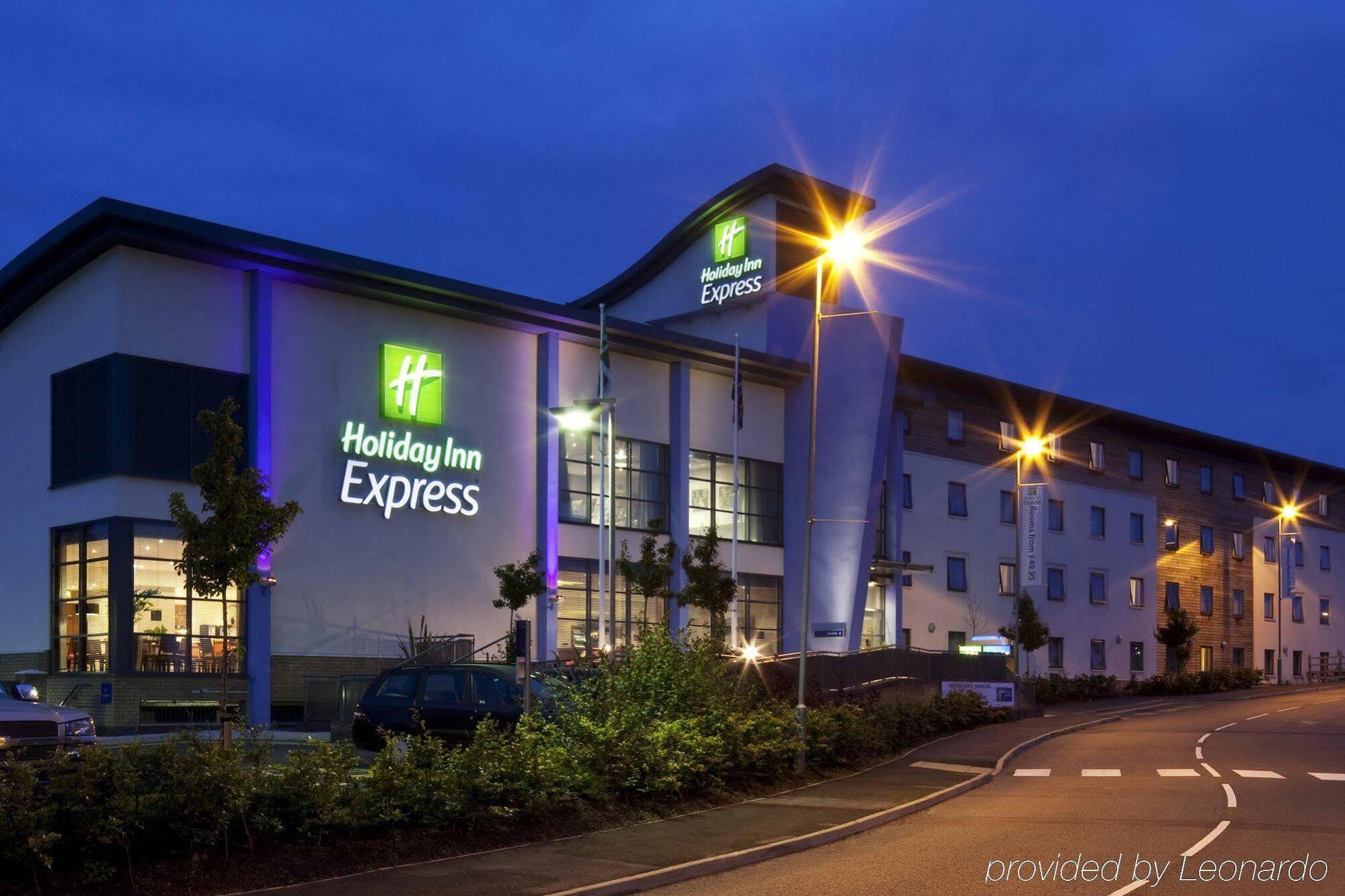 Holiday Inn Express Walsall M6, J10, An Ihg Hotel Buitenkant foto